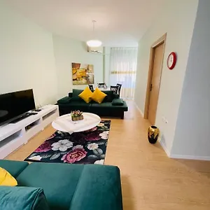 Appartamento New In Center Of, Tirana