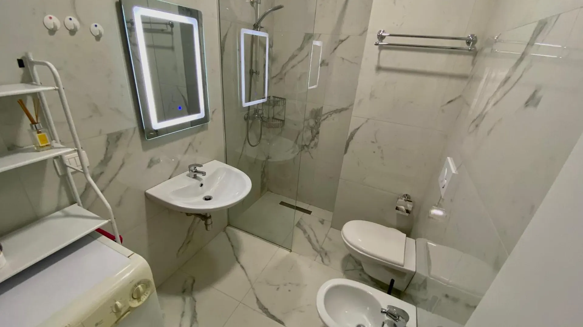 Cozy Stay Apartment Tirana